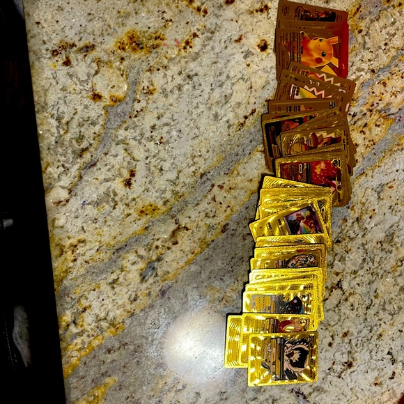 55 piece gold pokémon set - Picture 2 of 2